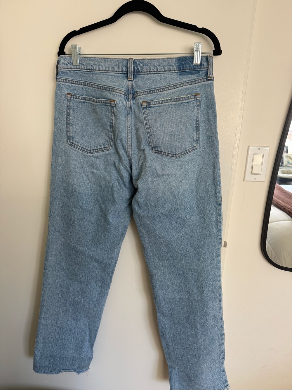 A&F Mid Rise Straight Jeans - Picture 3 of 3